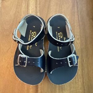Toddler’s Navy Leather Buckle Sandals - Size 7